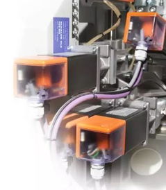 一臺(tái)高精度多功能工業(yè)級(jí)的封邊機(jī)已成為板式家具工廠最迫切需要